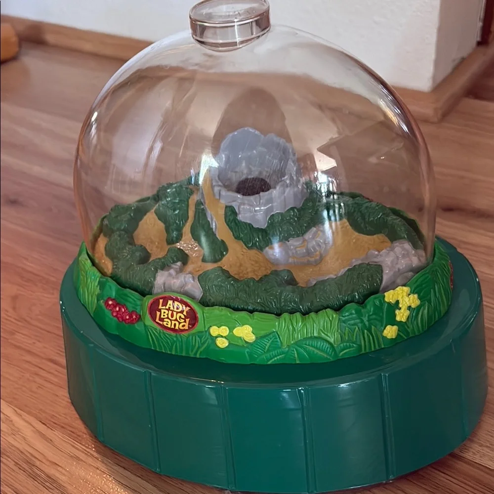 Ladybug Habitat - Green